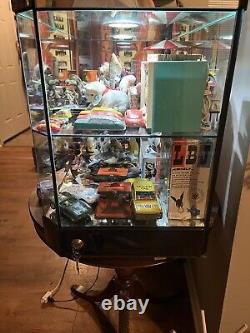 1990 Hummel Store Display Case, Beautiful Solid Case With 2 Locking Doors