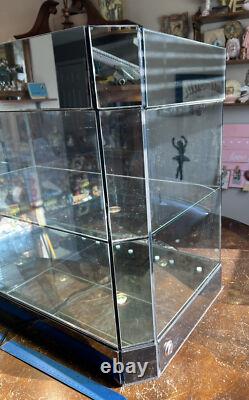 1990 Hummel Store Display Case, Beautiful Solid Case With 2 Locking Doors