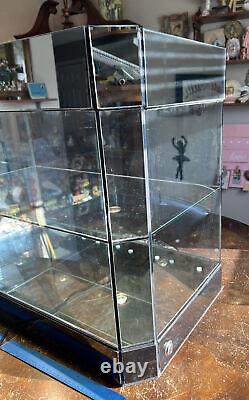 1990 Hummel Store Display Case, Beautiful Solid Case With 2 Locking Doors