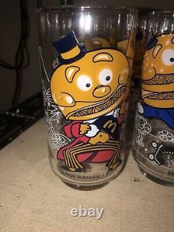 2 Vintage 1977 McDonalds Character Collector Series Glasses STORE DISPLAY