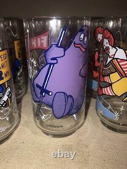 2 Vintage 1977 McDonalds Character Collector Series Glasses STORE DISPLAY