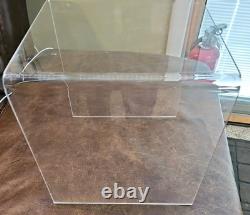 5 Piece Set Of Vintage Lucite Clear Acrylic U Cubes Riser Retail Store Display