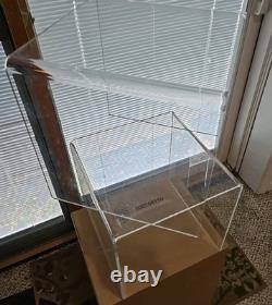 5 Piece Set Of Vintage Lucite Clear Acrylic U Cubes Riser Retail Store Display