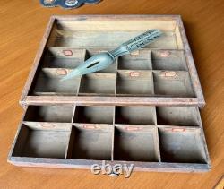 Antique Hunt Round Pointed Pens Wood & Glass Advertising Store Display Case