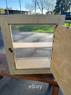 Antique Spartus Cameras Curved Glass Countertop Store Display Showcase