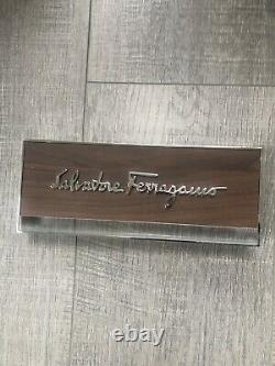 Ferragamo Display OFFICIAL DEALER LOGO PLAQUE IN BROWN PLEXIGLASS GLASS
