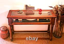 PETITE VINTAGE DISPLAY TABLE with Interior LIGHTING for Collectibles. Very Nice