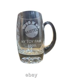 Super Rare! VTG TOYS R US MATTEL NY Toy Fair 1998 handled glass award Giveaway