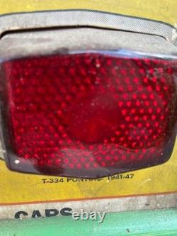 VERY RARE LYNX EYE 1940s AUTOMOTIVE RED GLASS TAIL LAMP LENS STORE DISPLAY