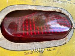 VERY RARE LYNX EYE 1940s AUTOMOTIVE RED GLASS TAIL LAMP LENS STORE DISPLAY