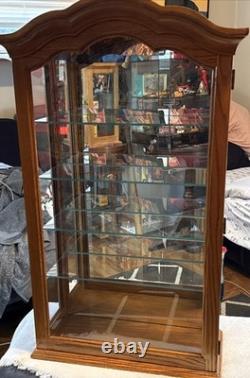 Vintage Collectors Cabinet By Howard Miller Display Case With 4 Glass Shelves