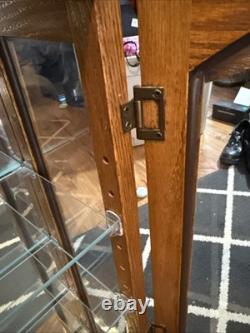 Vintage Collectors Cabinet By Howard Miller Display Case With 4 Glass Shelves